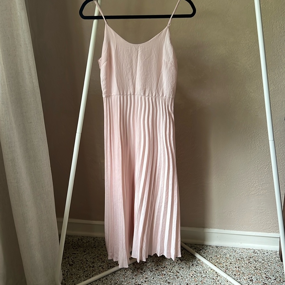 Ballet pink dress, pleated skirt